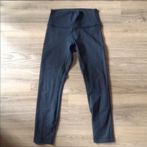SOLD Lululemon Wunder Under Leggings